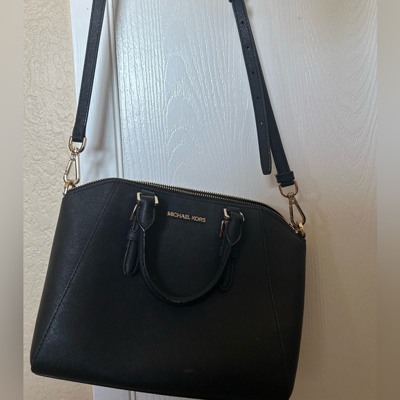 Michael Kors black bag - Picture 5 of 6